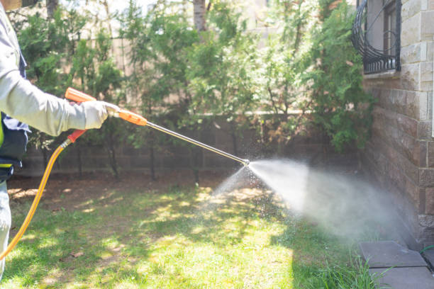 Best Pest Prevention Services  in Escanaba, MI
